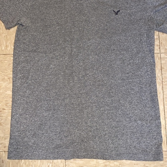 American Eagle Outfitters 🦅 Legend V-Neck T-Shirt in Heather Grey size Small - Picture 6 of 14